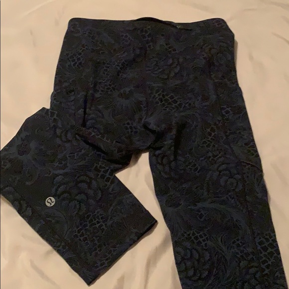 Lululemon cropped pants - Picture 2 of 3